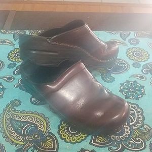 DANSKO- bown leather clogs